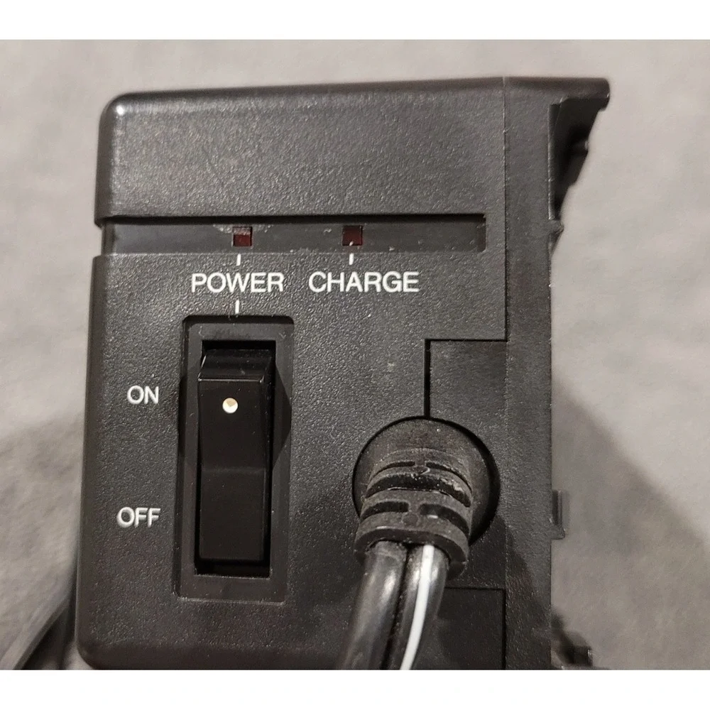 JVC AA-V2U AC Power Adapter Battery Charger Camcorder Tested Working